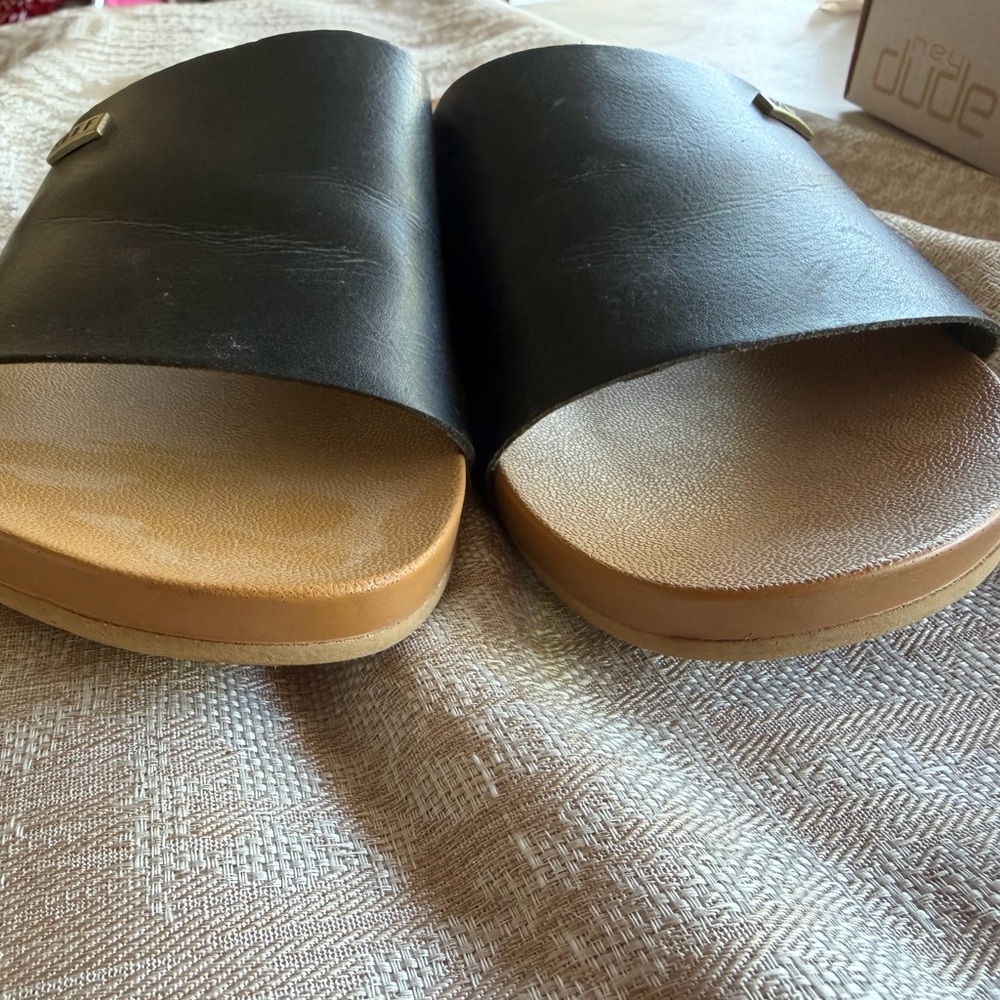 Reef Black Slide Sandals with Tan Footbed & Logo Accent - Picture 5 of 5
